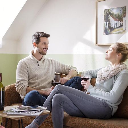 Weingut & Gastezimmer Edelmann Göttlesbrunn Esterno foto