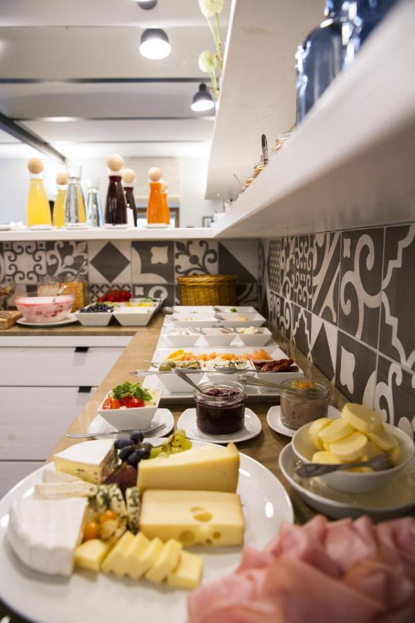 Weingut & Gastezimmer Edelmann Göttlesbrunn Esterno foto