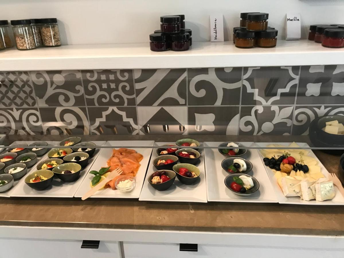 Weingut & Gaestezimmer Edelmann Göttlesbrunn Esterno foto